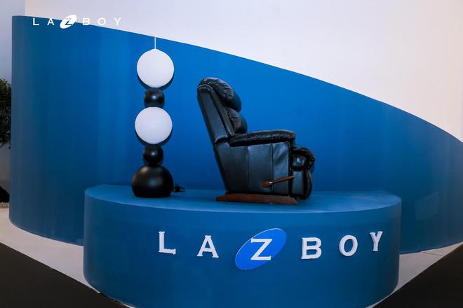 芒果体育2024深圳国际家具展盛大启幕LAZBOY掀起舒适新浪潮(图6)